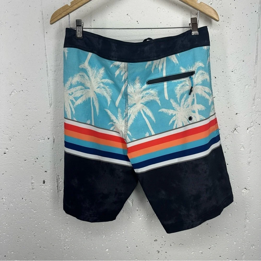 Maui and Sons Men’s Size 32 Black Shark 4 Way Stretch Palm Tree Board Shorts